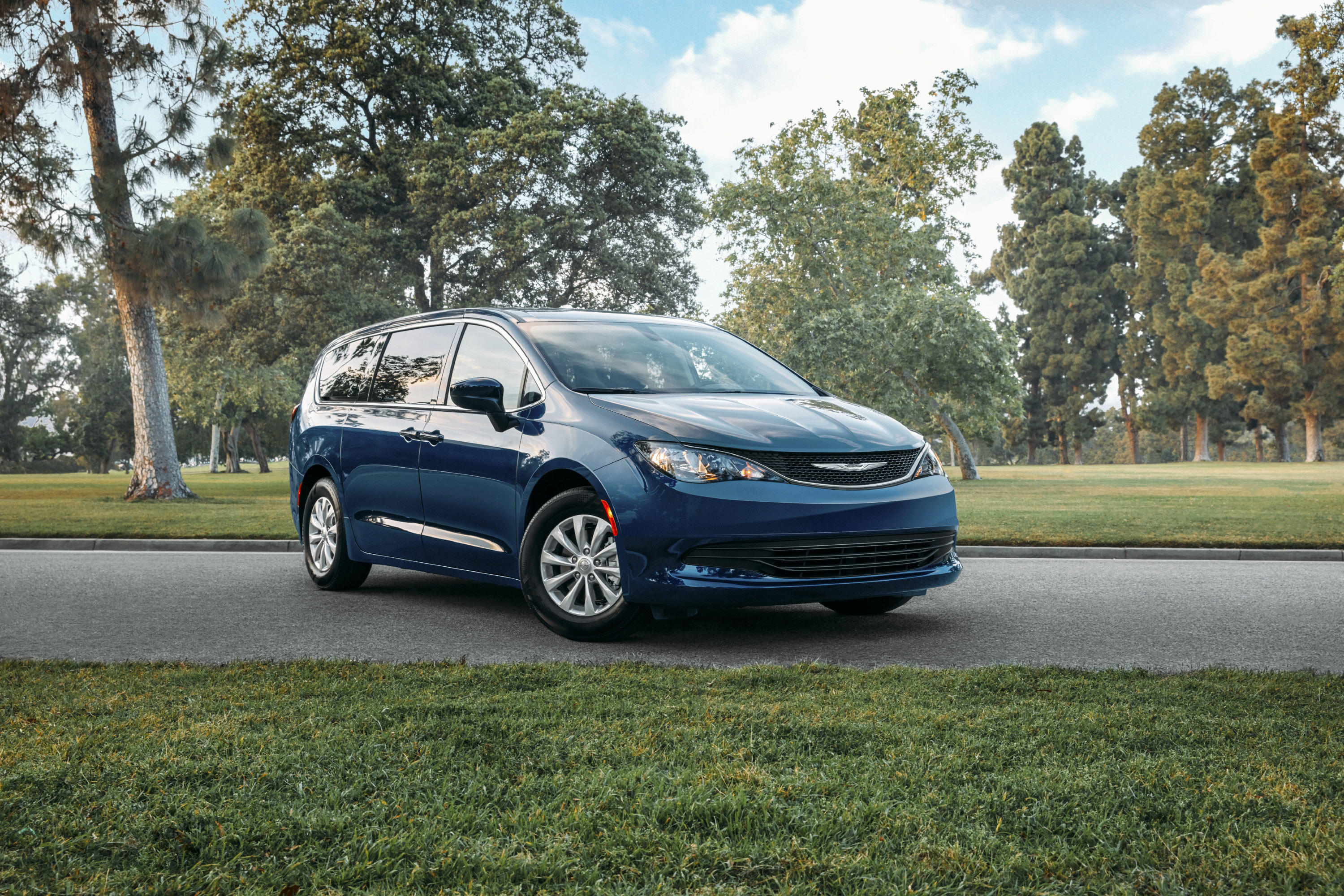 2019 minivans with stow and go seats